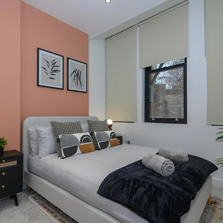 Fantastic Modern 1 Bedroom