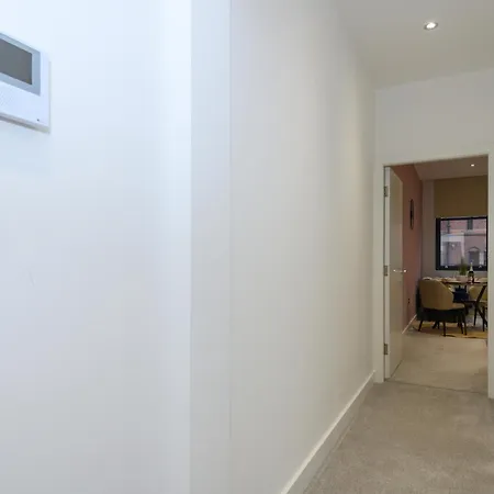 Fantastic Modern 1 Bedroom