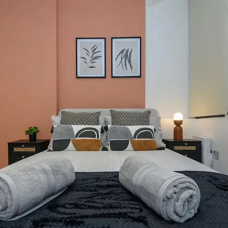 Fantastic Modern 1 Bedroom *