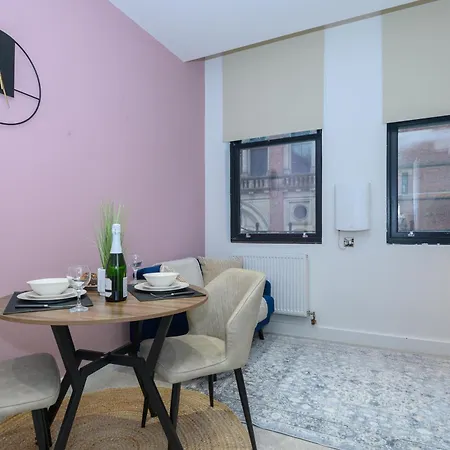 Fantastic Modern 1 Bedroom Lejlighed *
