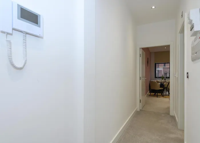 Fantastic Modern 1 Bedroom