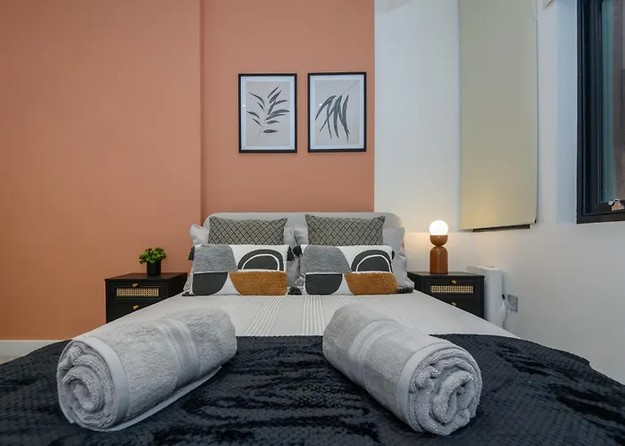 Fantastic Modern 1 Bedroom *