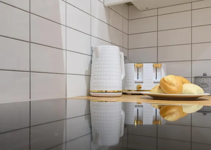 Fantastic Modern 1 Bedroom