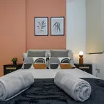 Fantastic Modern 1 Bedroom *