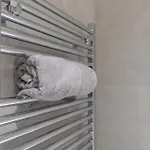 Fantastic Modern 1 Bedroom