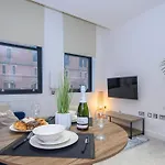 Apartamento Fantastic Modern 1 Bedroom *