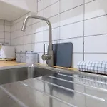 Fantastic Modern 1 Bedroom