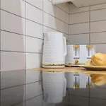 Fantastic Modern 1 Bedroom