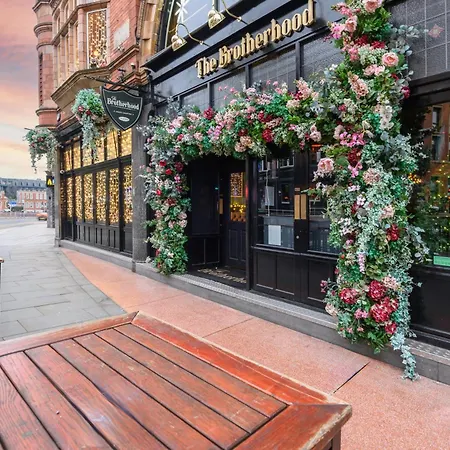 Fantastic Modern 1 Bedroom