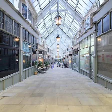 Fantastic Modern 1 Bedroom Апартаменти