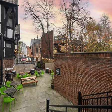 Fantastic Modern 1 Bedroom