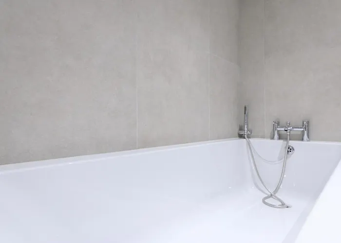 Апартаменти Fantastic Modern 1 Bedroom