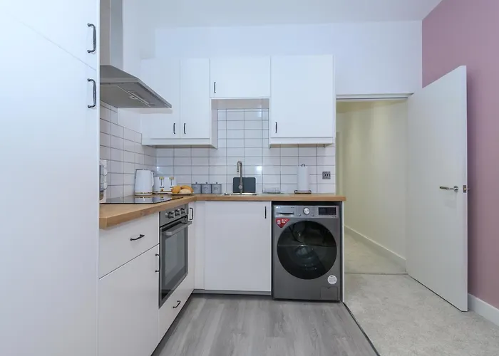 Fantastic Modern 1 Bedroom