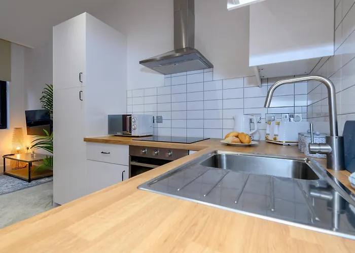 Fantastic Modern 1 Bedroom Апартаменти Лідс