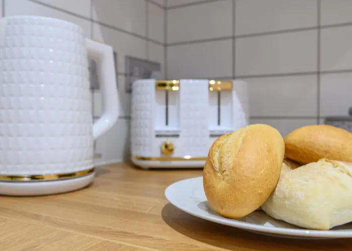 Апартаменти Fantastic Modern 1 Bedroom Лідс