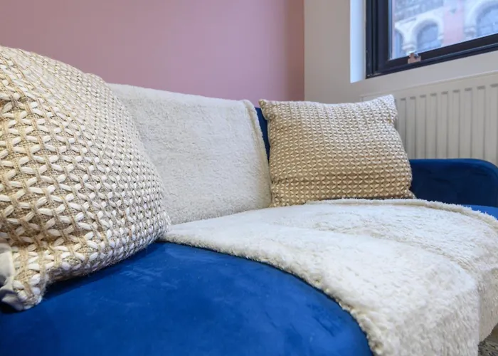 Fantastic Modern 1 Bedroom Апартаменти